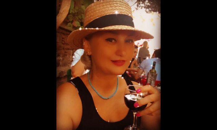 Oya Biket ile Ayvalık Sokaklarında…