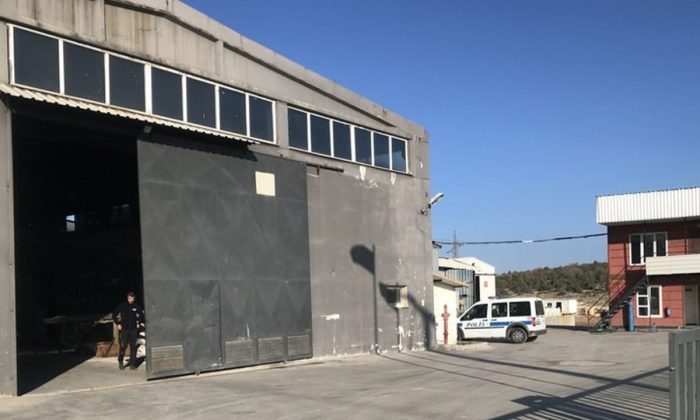 Forklift ile çuvalların arasında sıkışan işçi öldü